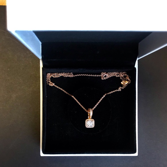 Pandora Rose Gold Halo Necklace 